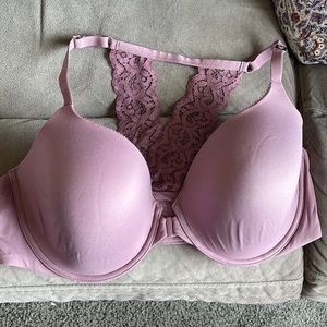 Victoria’s Secret body by Victoria perfect coverage front close lace racerback